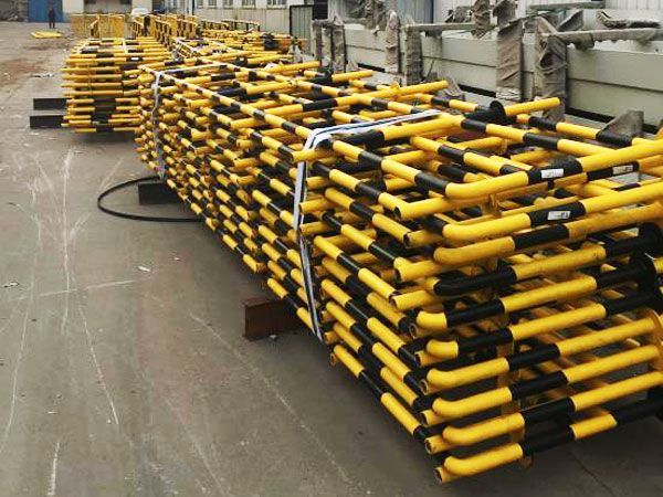 魏橋鋁業(yè)六公司鋼梯欄桿